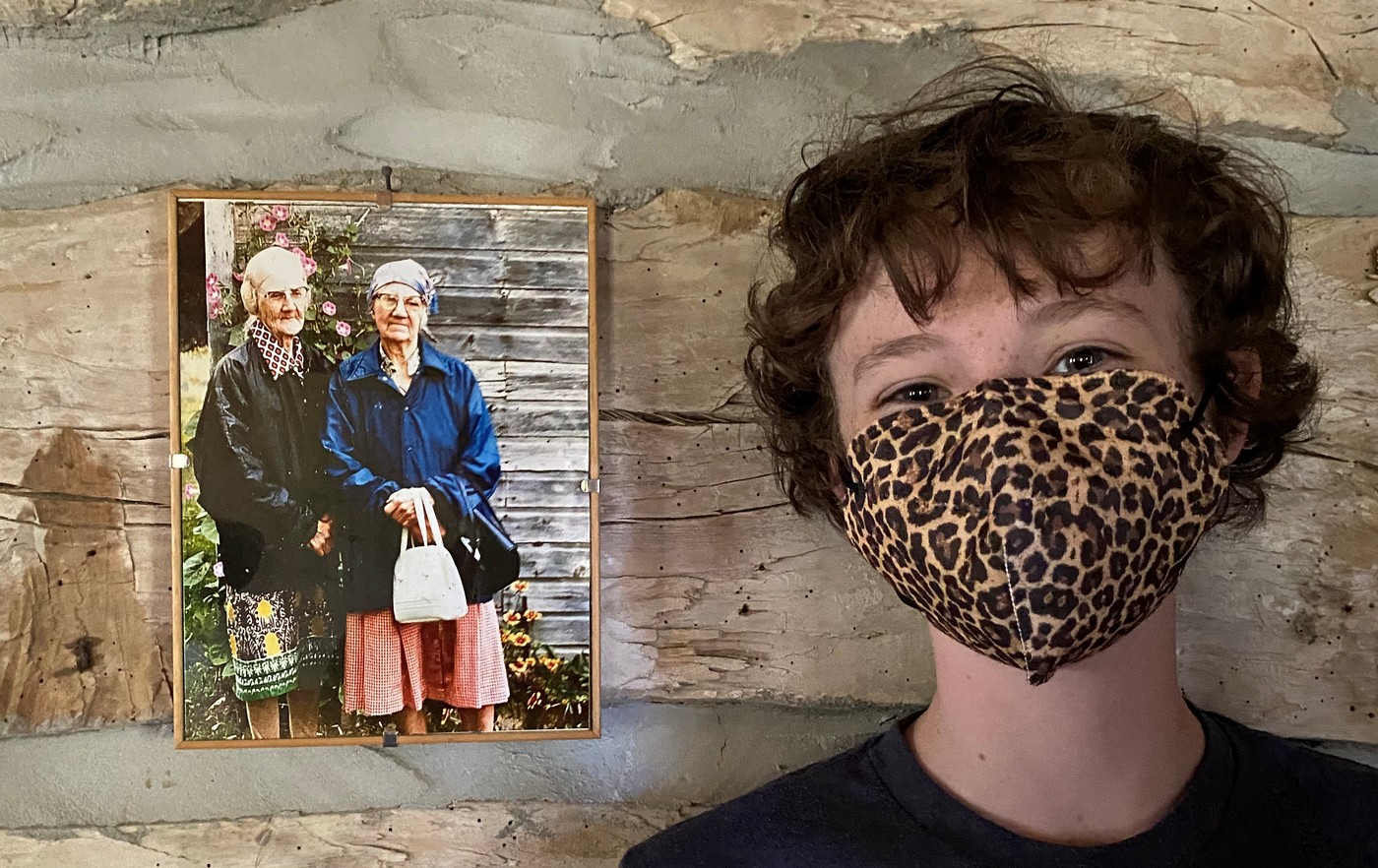 Kid wearing a face mask